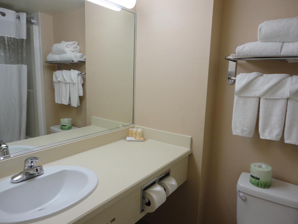 Hotel Days By Wyndham South Edmonton