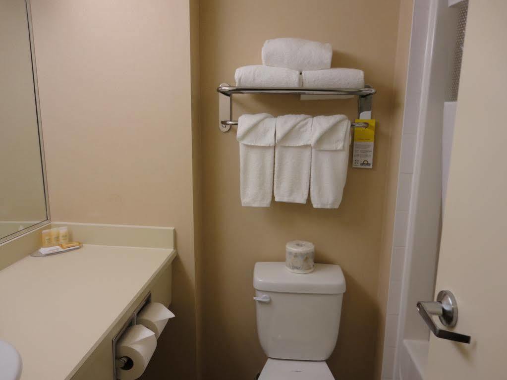 Hotel Days By Wyndham South Edmonton